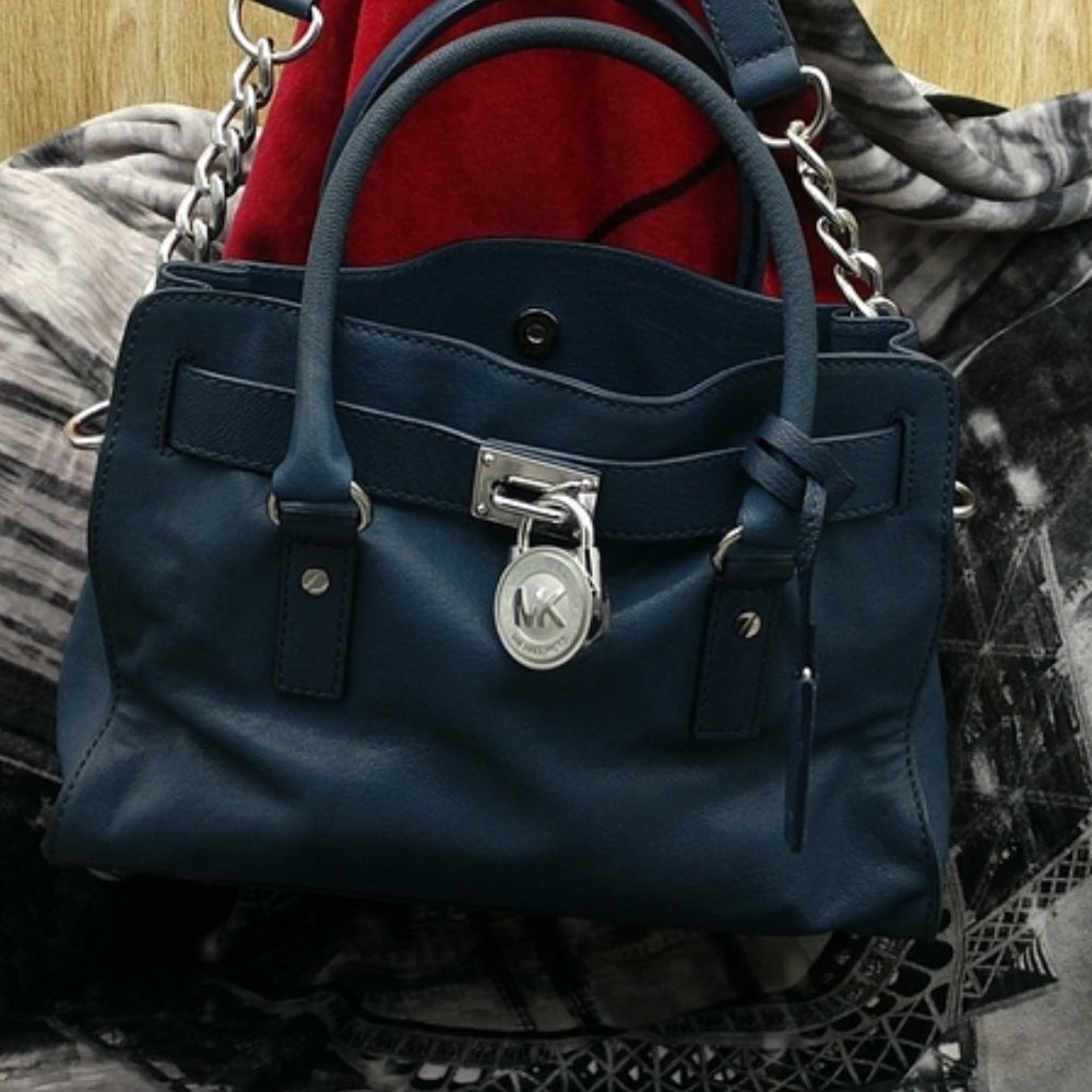 Michael Kors Hamilton Shoulder And Hand Bag